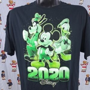 Disney 2020 Mickey & friends glow in the dark graphic black XL park t-shirt